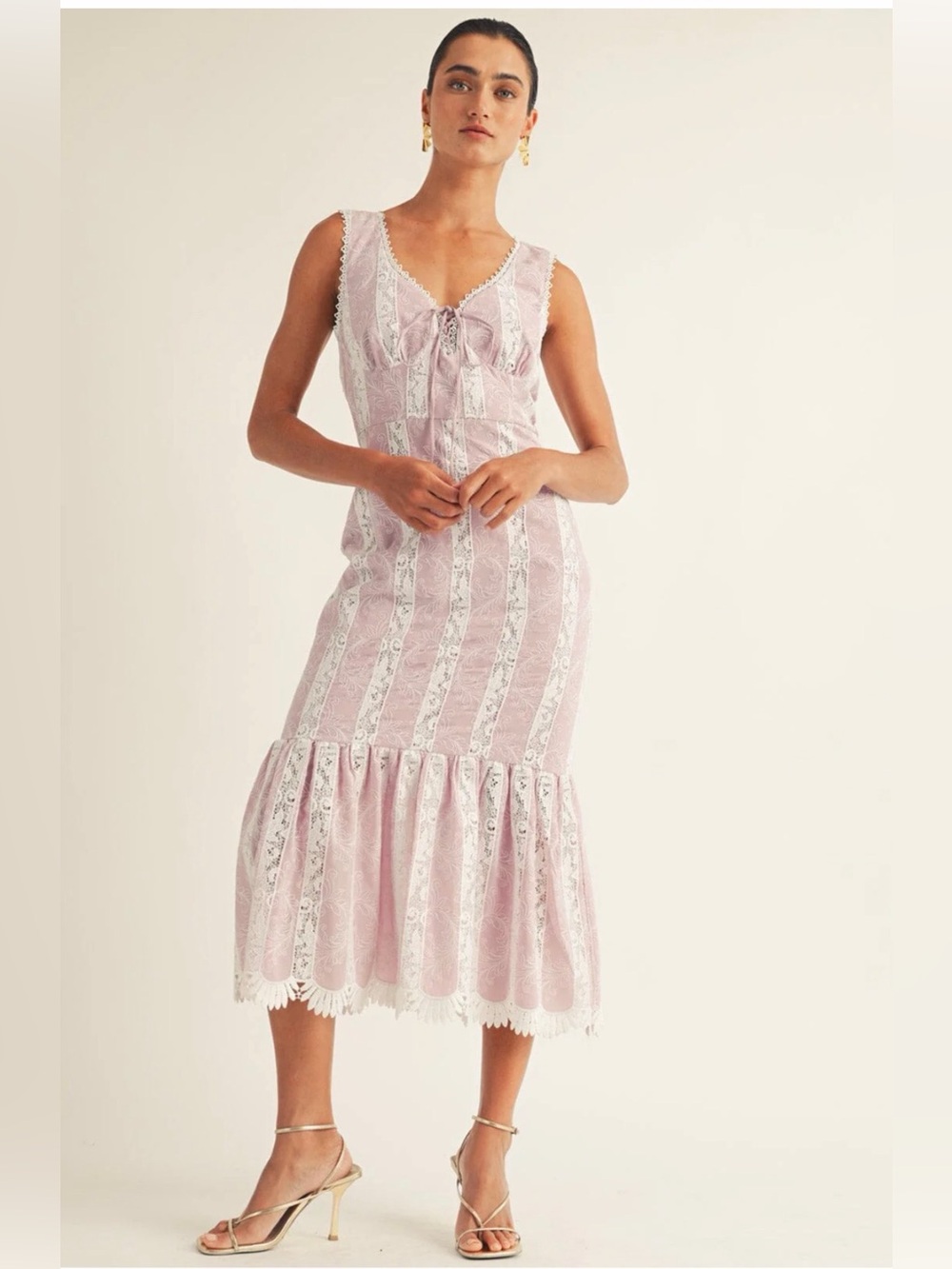 SLEEVELESS V-NECK LACE EMBROIDERY FLORAL MIDI DRESS
